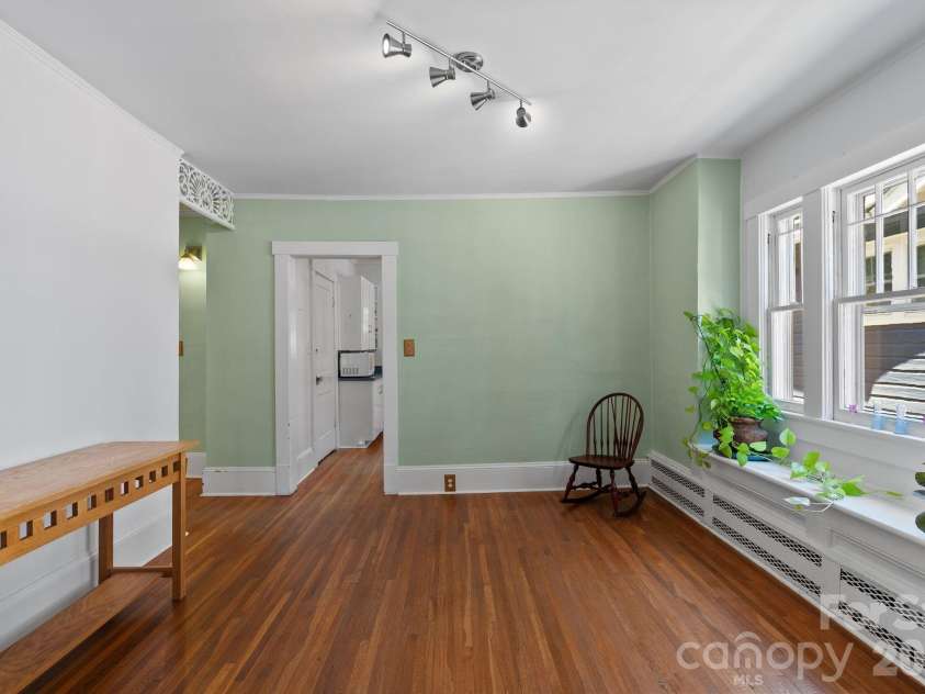 111 Norwood Avenue, Asheville, NC 28804.  MLS# CAR4384865, YatesRealty ID 26522. 