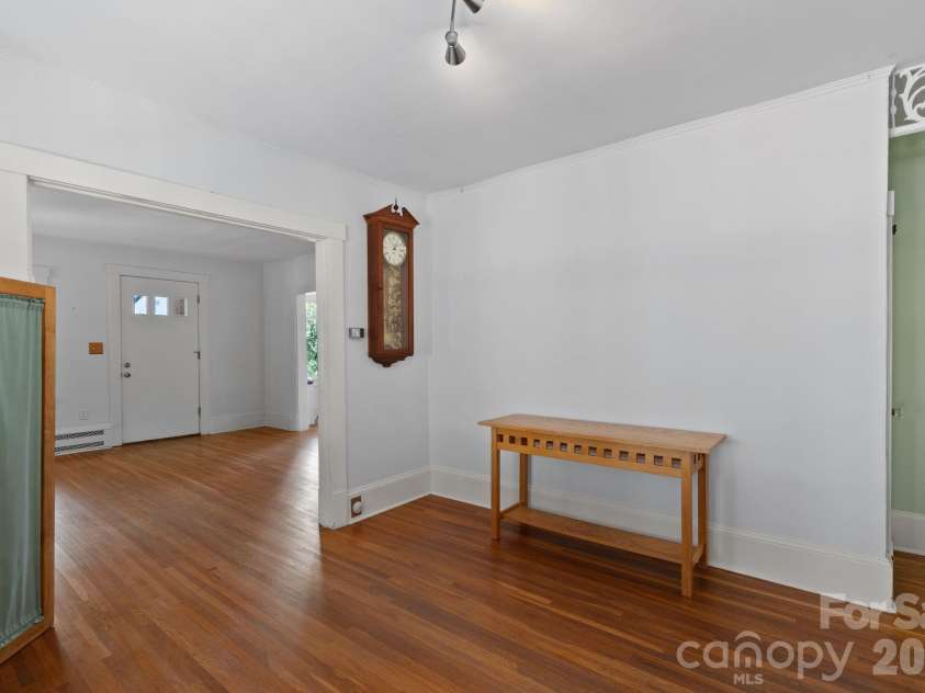 111 Norwood Avenue, Asheville, NC 28804.  MLS# CAR4384865, YatesRealty ID 26522. 