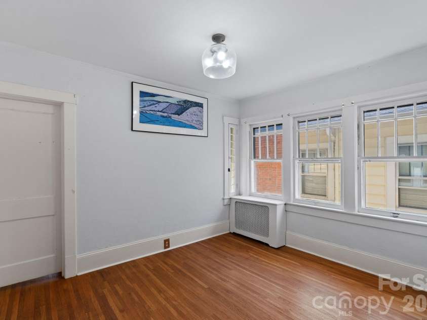 111 Norwood Avenue, Asheville, NC 28804.  MLS# CAR4384865, YatesRealty ID 26522. 