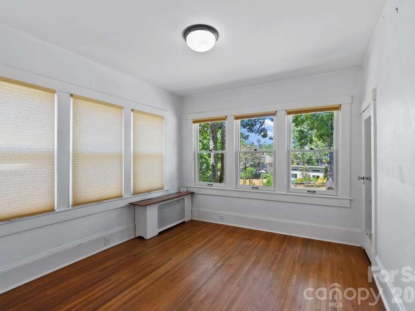 111 Norwood Avenue, Asheville, NC 28804.  MLS# CAR4384865, YatesRealty ID 26522. 
