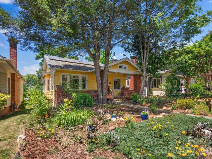 111 Norwood Avenue, Asheville, NC 28804.  MLS# CAR4384865, YatesRealty ID 26522. 