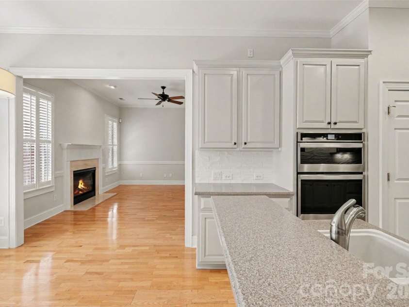 3111 Ethereal Lane, Charlotte, NC 28226.  MLS# CAR4383908, YatesRealty ID 26523. Breakfast Nook