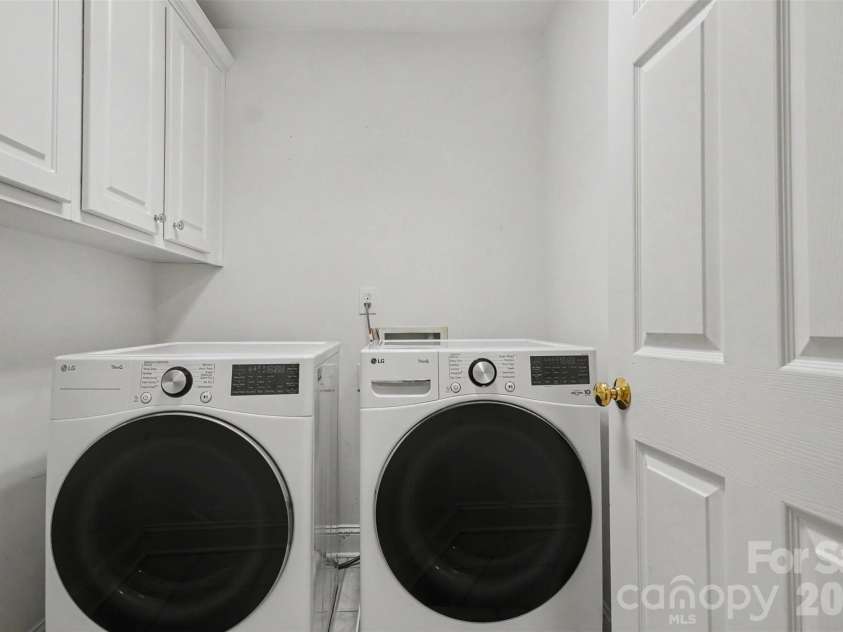 3111 Ethereal Lane, Charlotte, NC 28226.  MLS# CAR4383908, YatesRealty ID 26523. Laundry Room