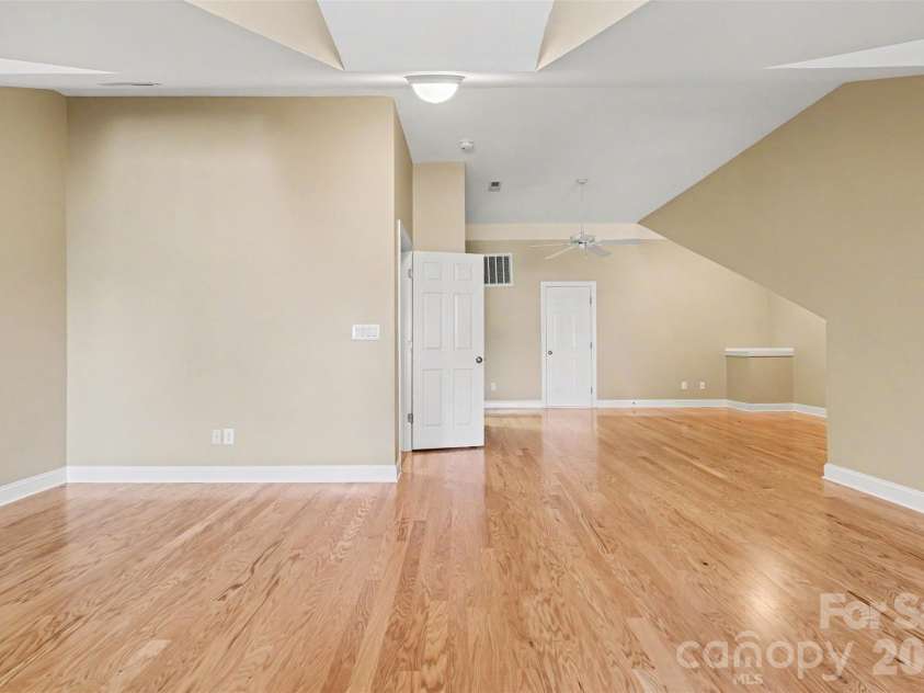 3111 Ethereal Lane, Charlotte, NC 28226.  MLS# CAR4383908, YatesRealty ID 26523. Third Floor Bonus Room