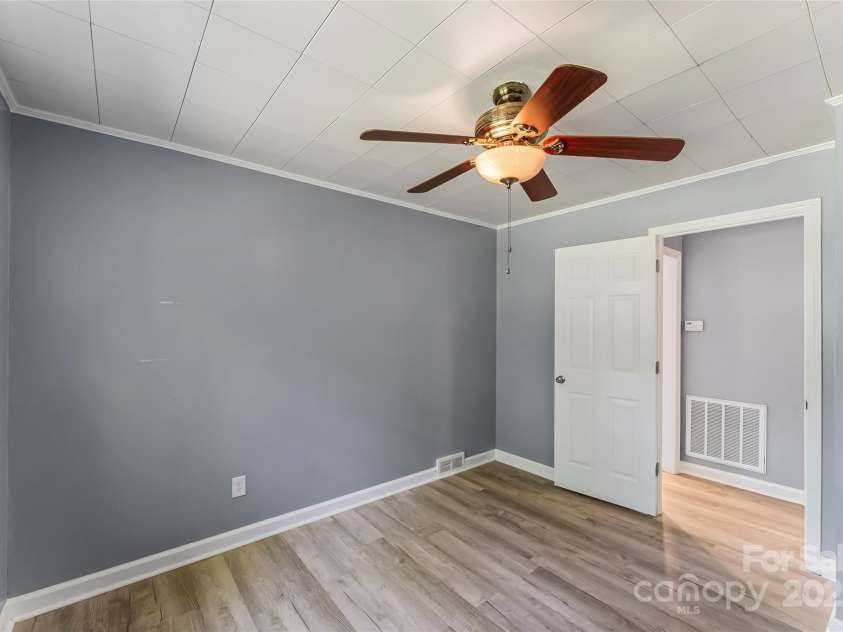 321 Park Avenue, Marion, NC 28752.  MLS# CAR4271674, YatesRealty ID 26523. 