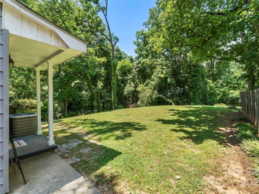 321 Park Avenue, Marion, NC 28752.  MLS# CAR4271674, YatesRealty ID 26523. 