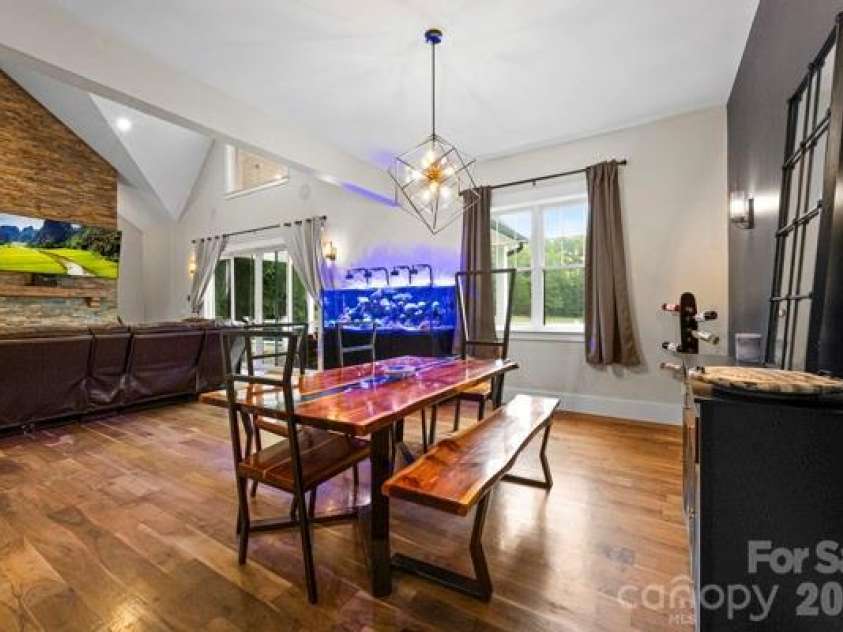 5200 Shoreview Drive, Concord, NC 28025.  MLS# CAR4386372, YatesRealty ID 26524. 