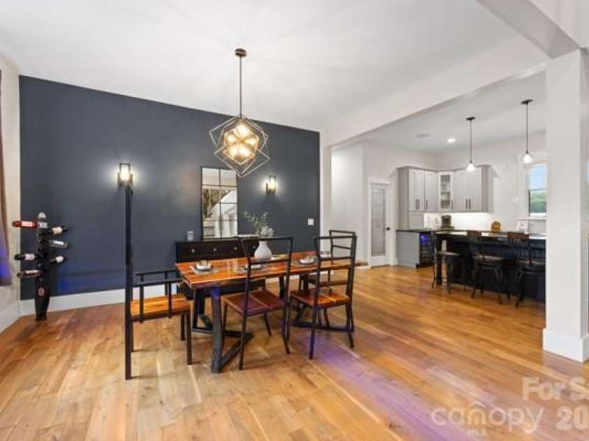 5200 Shoreview Drive, Concord, NC 28025.  MLS# CAR4386372, YatesRealty ID 26524. 