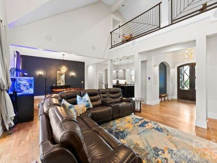 5200 Shoreview Drive, Concord, NC 28025.  MLS# CAR4386372, YatesRealty ID 26524. 