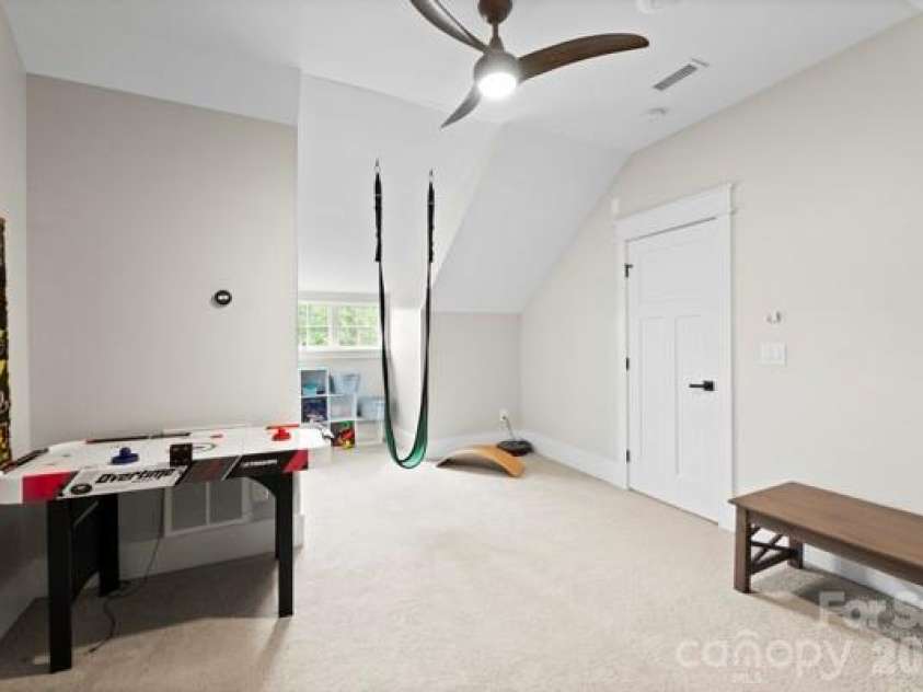 5200 Shoreview Drive, Concord, NC 28025.  MLS# CAR4386372, YatesRealty ID 26524. 