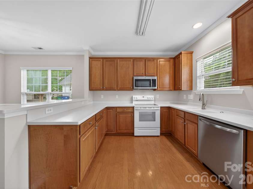 1389 Millbank Drive, Matthews, NC 28104.  MLS# CAR4378377, YatesRealty ID 26525. 