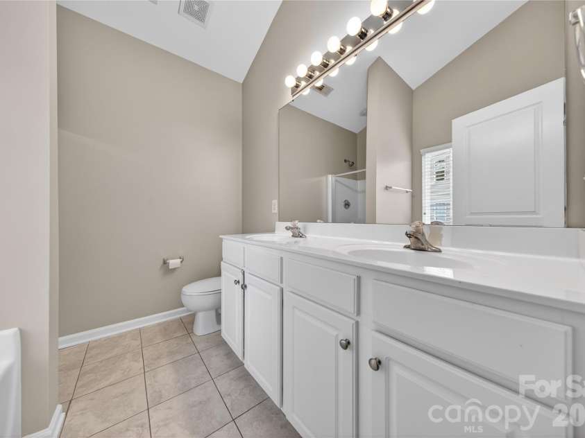 1389 Millbank Drive, Matthews, NC 28104.  MLS# CAR4378377, YatesRealty ID 26525. Ceramic tile flooring