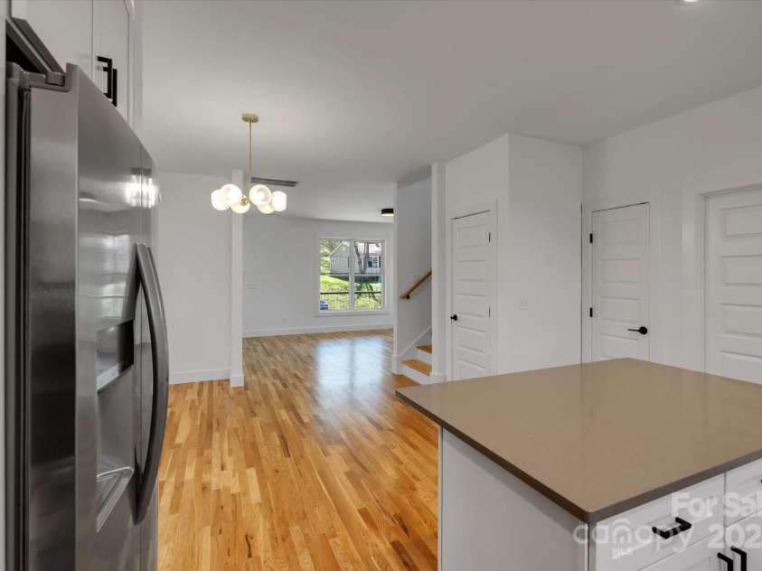 14 Whitson Road, Asheville, NC 28805.  MLS# CAR4242637, YatesRealty ID 26526. 