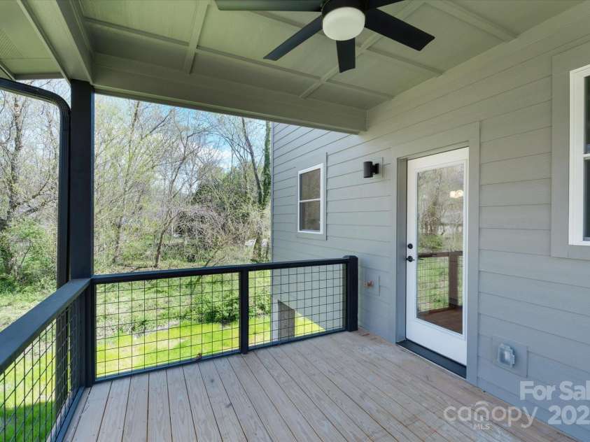 14 Whitson Road, Asheville, NC 28805.  MLS# CAR4242637, YatesRealty ID 26526. 