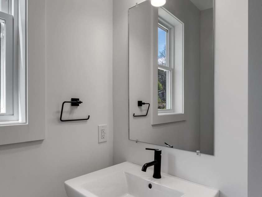 14 Whitson Road, Asheville, NC 28805.  MLS# CAR4242637, YatesRealty ID 26526. 