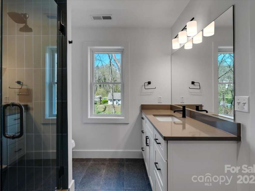 14 Whitson Road, Asheville, NC 28805.  MLS# CAR4242637, YatesRealty ID 26526. 