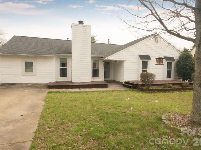 10927 Copper Field Drive, Pineville, NC 28134.  MLS# CAR4344719, YatesRealty ID 26527. 