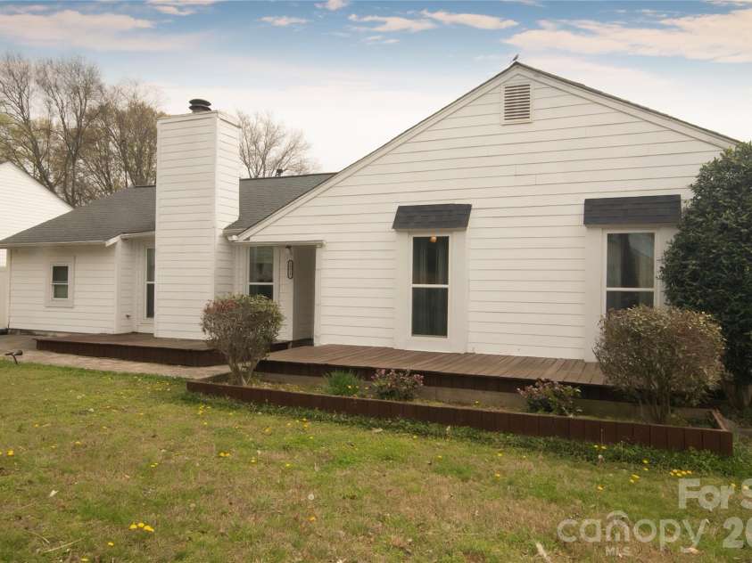 10927 Copper Field Drive, Pineville, NC 28134.  MLS# CAR4344719, YatesRealty ID 26527. 