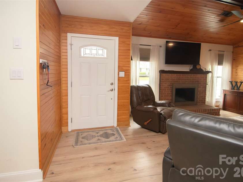 10927 Copper Field Drive, Pineville, NC 28134.  MLS# CAR4344719, YatesRealty ID 26527. 