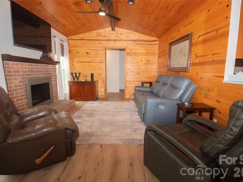 10927 Copper Field Drive, Pineville, NC 28134.  MLS# CAR4344719, YatesRealty ID 26527. 