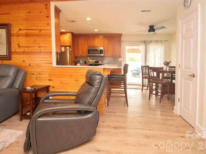 10927 Copper Field Drive, Pineville, NC 28134.  MLS# CAR4344719, YatesRealty ID 26527. 