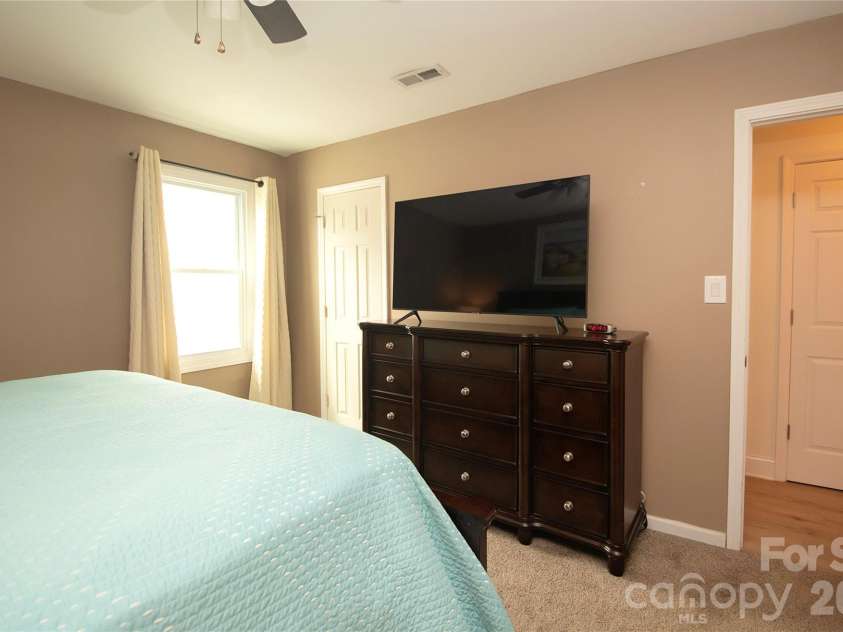 10927 Copper Field Drive, Pineville, NC 28134.  MLS# CAR4344719, YatesRealty ID 26527. 