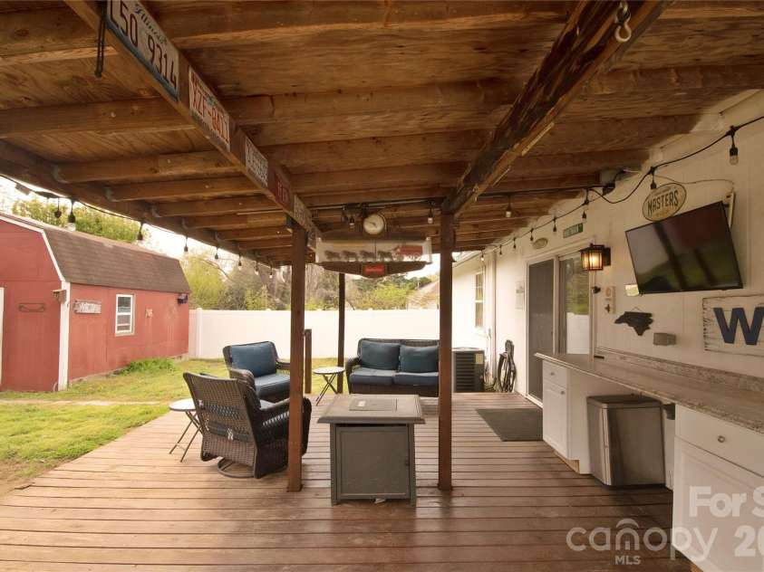 10927 Copper Field Drive, Pineville, NC 28134.  MLS# CAR4344719, YatesRealty ID 26527. 