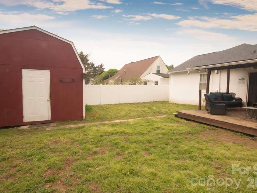 10927 Copper Field Drive, Pineville, NC 28134.  MLS# CAR4344719, YatesRealty ID 26527. 