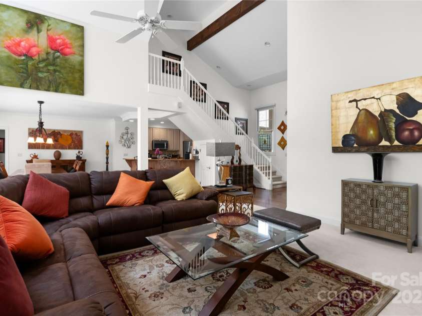 196 Pine Shadow Drive, Hendersonville, NC 28739.  MLS# CAR4274767, YatesRealty ID 26527. 