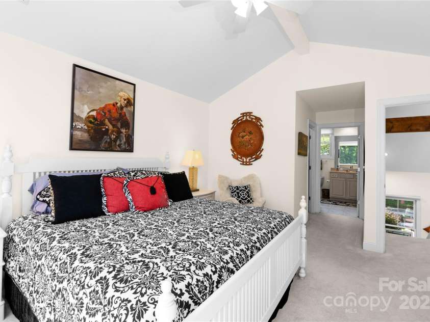 196 Pine Shadow Drive, Hendersonville, NC 28739.  MLS# CAR4274767, YatesRealty ID 26527. 