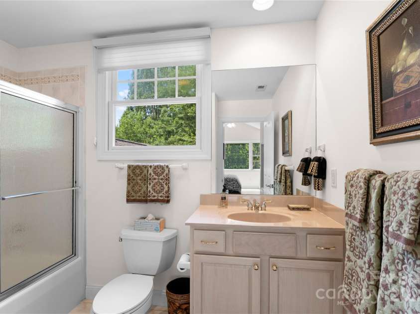196 Pine Shadow Drive, Hendersonville, NC 28739.  MLS# CAR4274767, YatesRealty ID 26527. Guest bath upstairs
