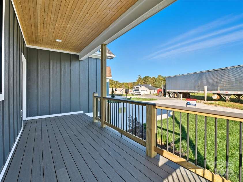 30 Olde Oak Court, Hendersonville, NC 28792.  MLS# CAR4291704, YatesRealty ID 26528. 