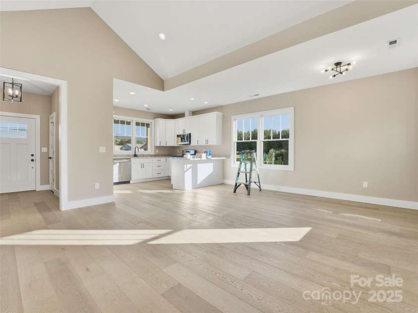 30 Olde Oak Court, Hendersonville, NC 28792.  MLS# CAR4291704, YatesRealty ID 26528. 