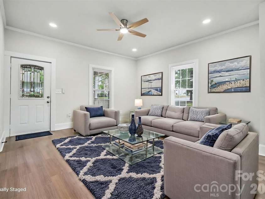 303 10th Street, Kannapolis, NC 28083.  MLS# CAR4385155, YatesRealty ID 26528. 