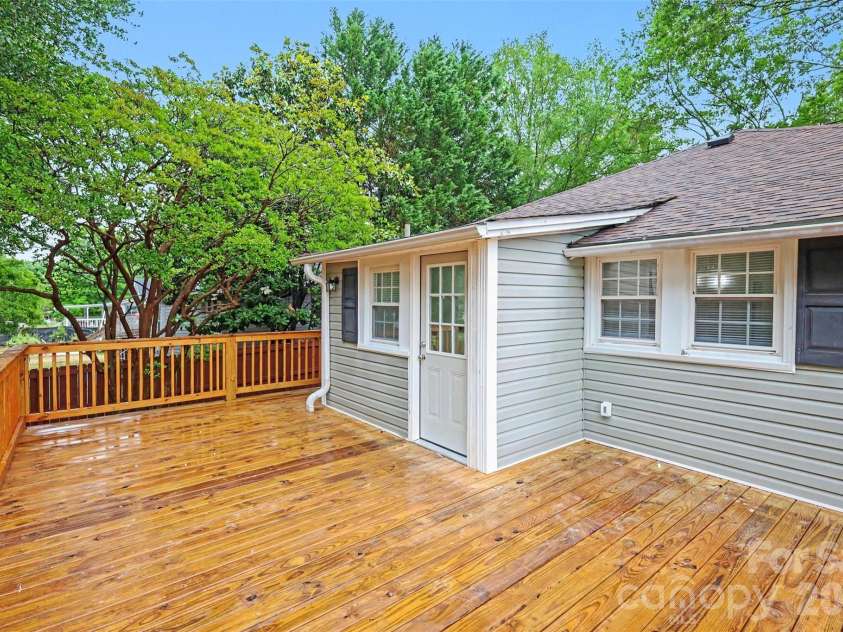 303 10th Street, Kannapolis, NC 28083.  MLS# CAR4385155, YatesRealty ID 26528. 