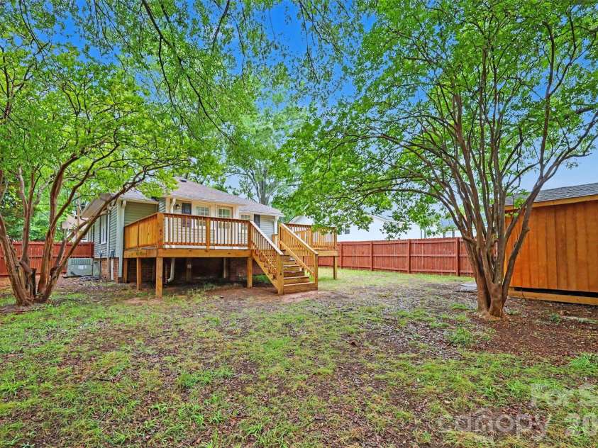 303 10th Street, Kannapolis, NC 28083.  MLS# CAR4385155, YatesRealty ID 26528. 