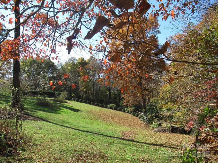 19 Old Patton Hill Road, Swannanoa, NC 28778.  MLS# CAR4246473, YatesRealty ID 26529. 