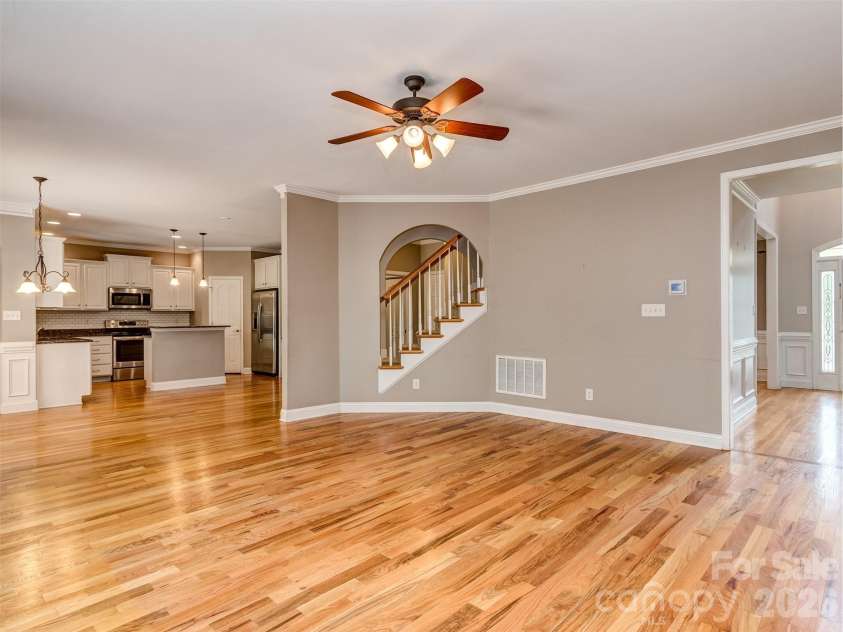 6167 Four Wood Drive, Matthews, NC 28104.  MLS# CAR4383205, YatesRealty ID 26529. Great Room
