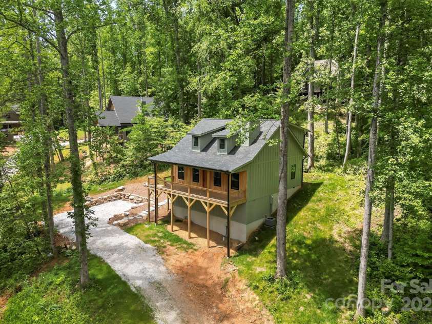 511 Blue Ridge Drive, Marion, NC 28752.  MLS# CAR4274590, YatesRealty ID 2653. 