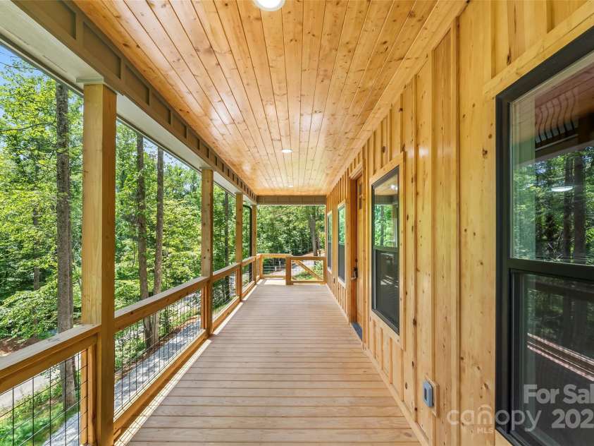 511 Blue Ridge Drive, Marion, NC 28752.  MLS# CAR4274590, YatesRealty ID 2653. 