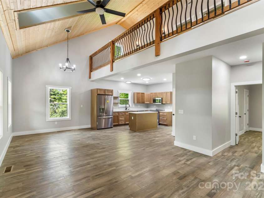 511 Blue Ridge Drive, Marion, NC 28752.  MLS# CAR4274590, YatesRealty ID 2653. 