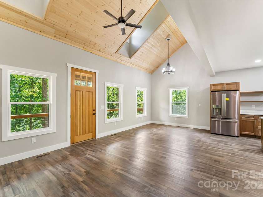 511 Blue Ridge Drive, Marion, NC 28752.  MLS# CAR4274590, YatesRealty ID 2653. 