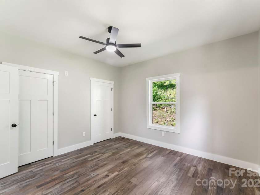 511 Blue Ridge Drive, Marion, NC 28752.  MLS# CAR4274590, YatesRealty ID 2653. 