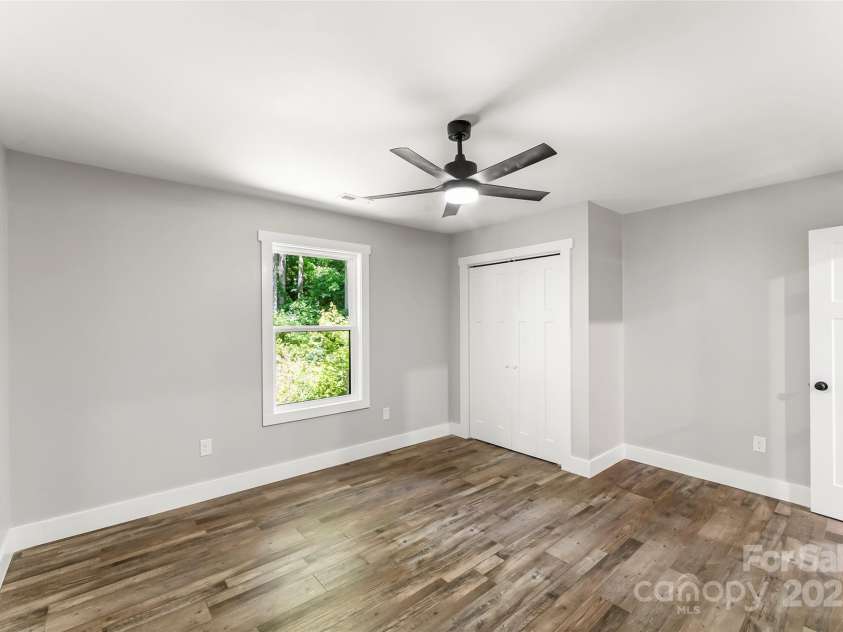 511 Blue Ridge Drive, Marion, NC 28752.  MLS# CAR4274590, YatesRealty ID 2653. 