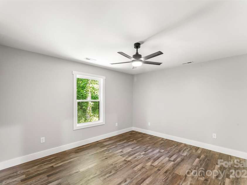 511 Blue Ridge Drive, Marion, NC 28752.  MLS# CAR4274590, YatesRealty ID 2653. 