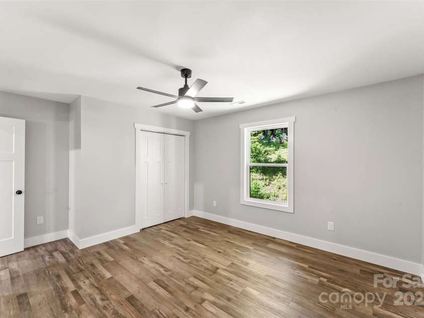 511 Blue Ridge Drive, Marion, NC 28752.  MLS# CAR4274590, YatesRealty ID 2653. 