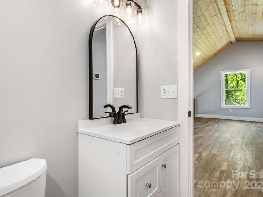 511 Blue Ridge Drive, Marion, NC 28752.  MLS# CAR4274590, YatesRealty ID 2653. 