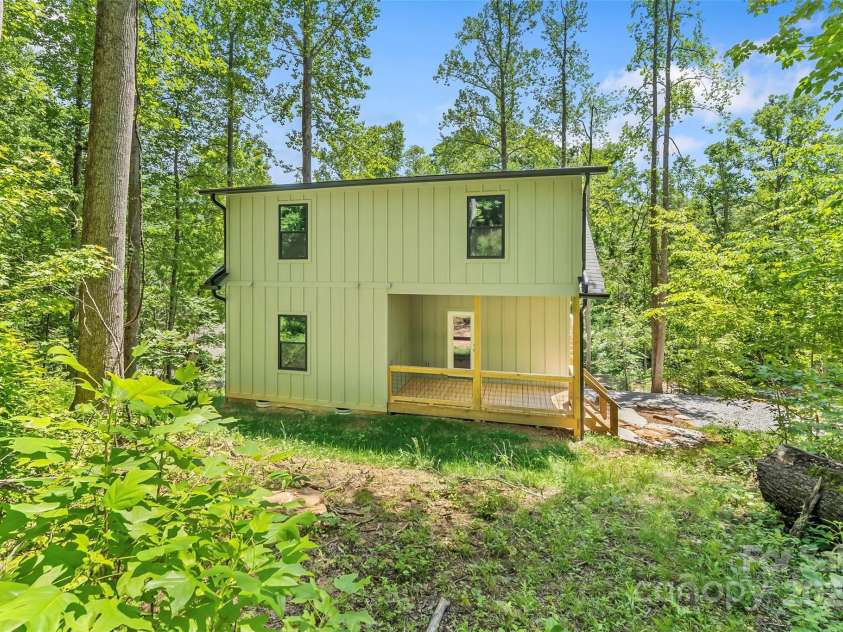 511 Blue Ridge Drive, Marion, NC 28752.  MLS# CAR4274590, YatesRealty ID 2653. 