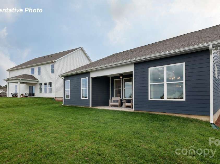 2066 Skyhawk Drive, York, SC 29745.  MLS# CAR4259866, YatesRealty ID 26530. 