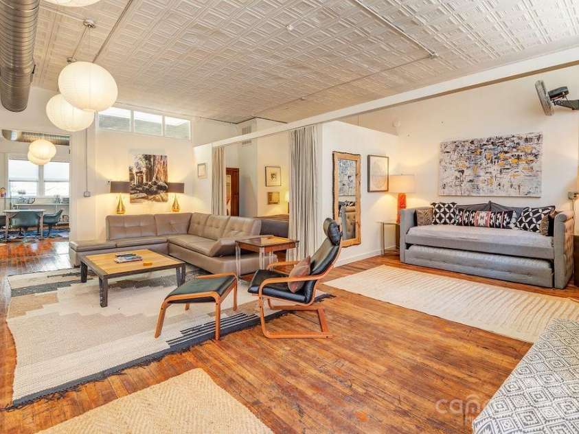 33 Carolina Lane, Asheville, NC 28801.  MLS# CAR4277865, YatesRealty ID 26531. A wide open, flowing living space makes this space live large!